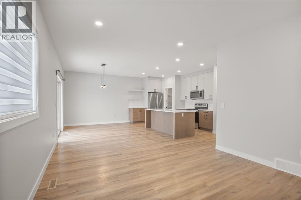 38 Thayer Close, Red Deer, Alberta  T4P 0W7 - Photo 6 - A2285298