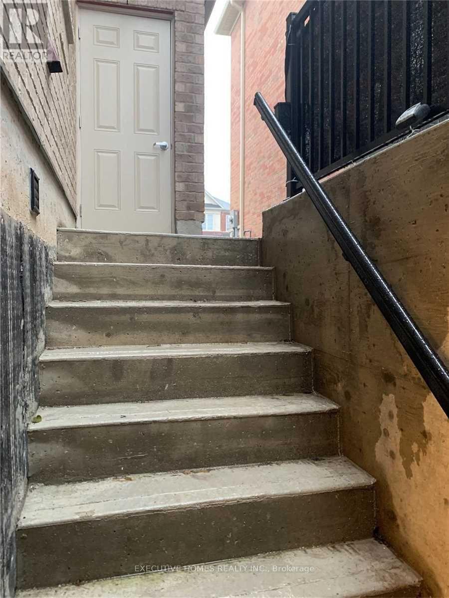 59 Golden Hawk Drive, Hamilton, Ontario  L8B 1W9 - Photo 24 - X12957866