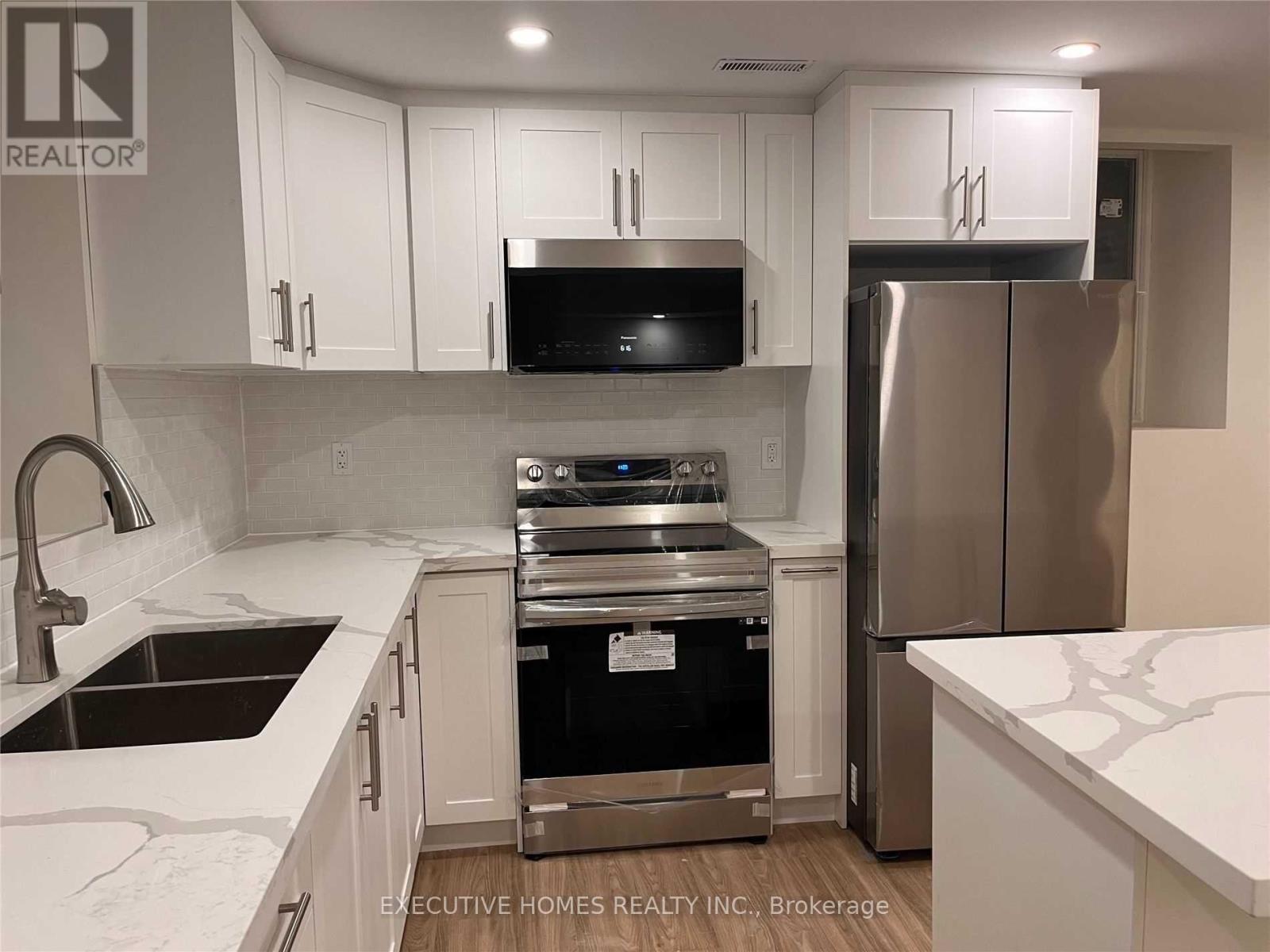 59 Golden Hawk Drive, Hamilton, Ontario  L8B 1W9 - Photo 7 - X12957866