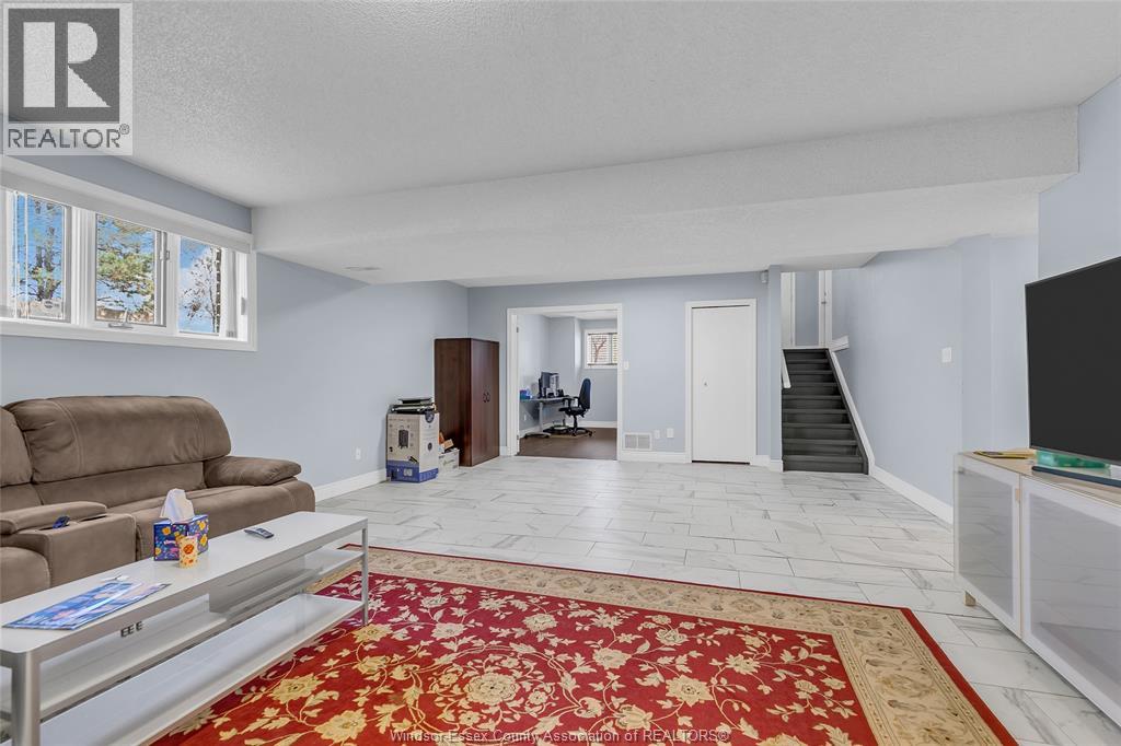 2505 St Clair Avenue, Windsor, Ontario  N9E 4L9 - Photo 20 - 26007012