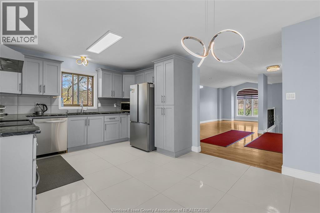 2505 St Clair Avenue, Windsor, Ontario  N9E 4L9 - Photo 11 - 26007012