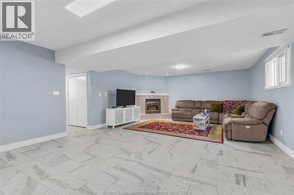 2505 St Clair Avenue, Windsor, Ontario  N9E 4L9 - Photo 23 - 26007012