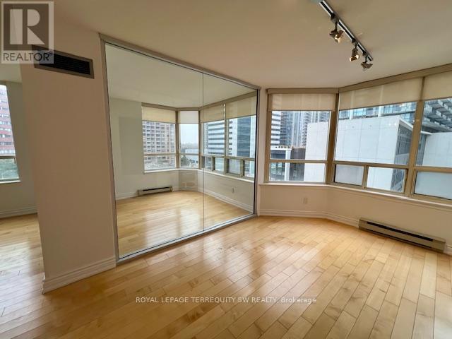 714 - 30 Greenfield Avenue, Toronto, Ontario  M2N 6N3 - Photo 2 - C12957902