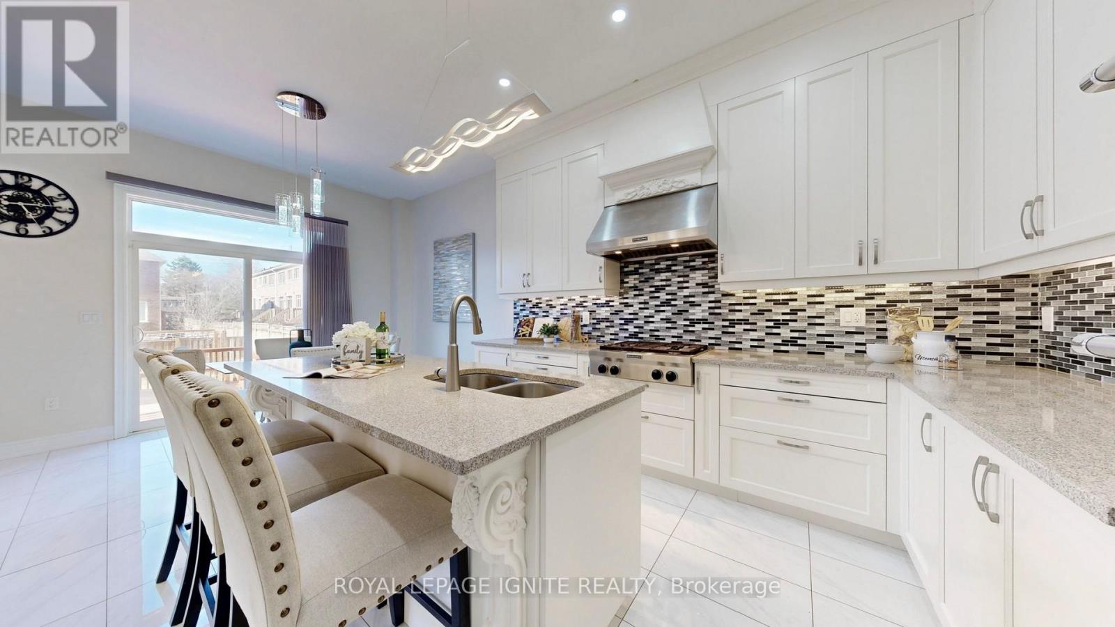 73 Kentwood Crescent, Markham, Ontario  L6B 0C4 - Photo 13 - N12957816