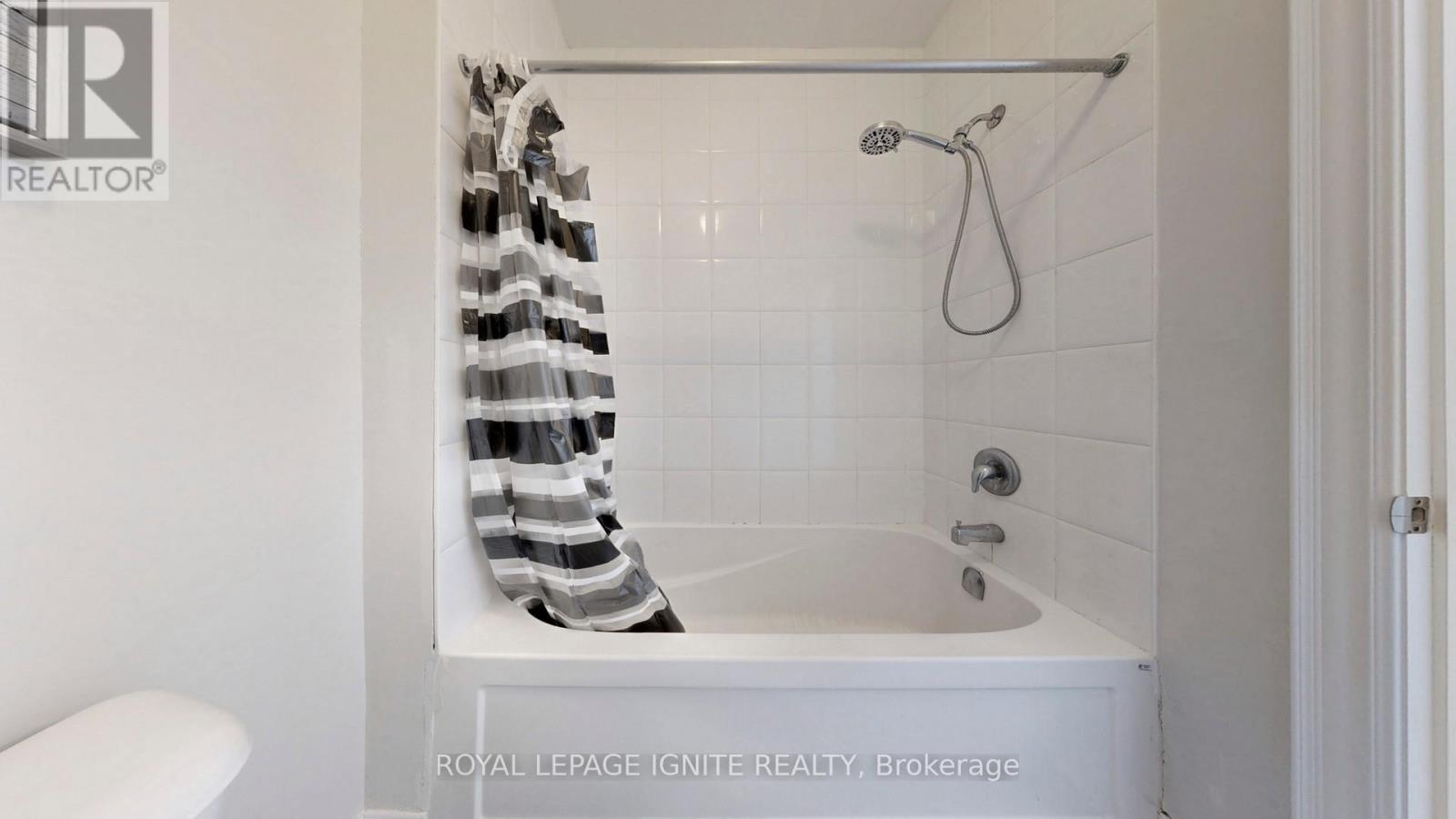 73 Kentwood Crescent, Markham, Ontario  L6B 0C4 - Photo 28 - N12957816