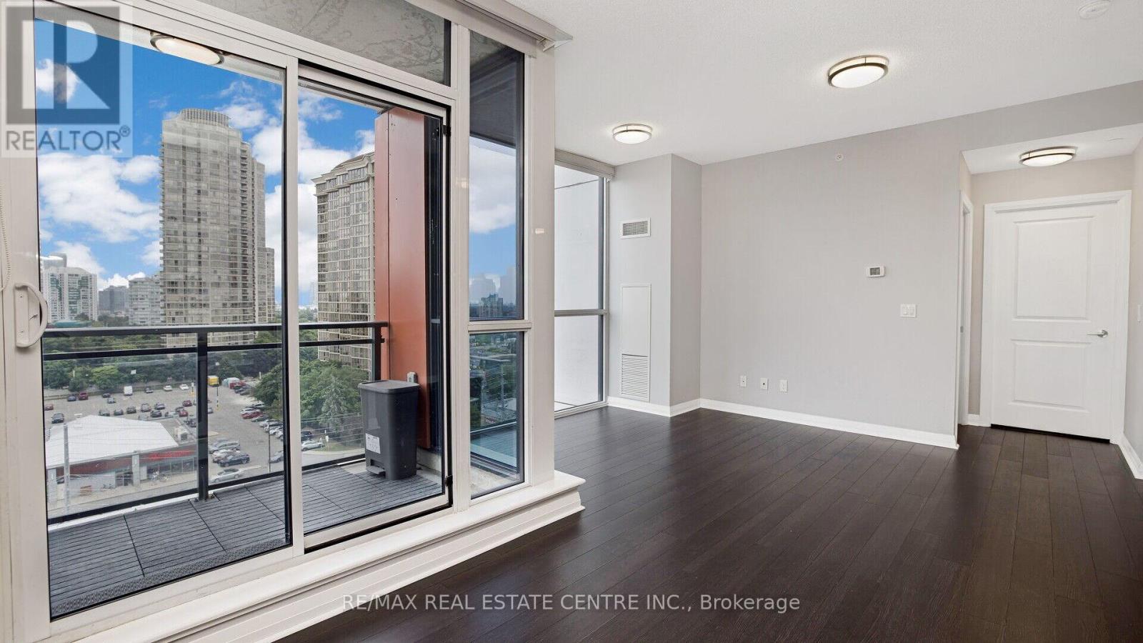 902 - 75 Eglinton Avenue W, Mississauga, Ontario  L5R 0E5 - Photo 19 - W12957900