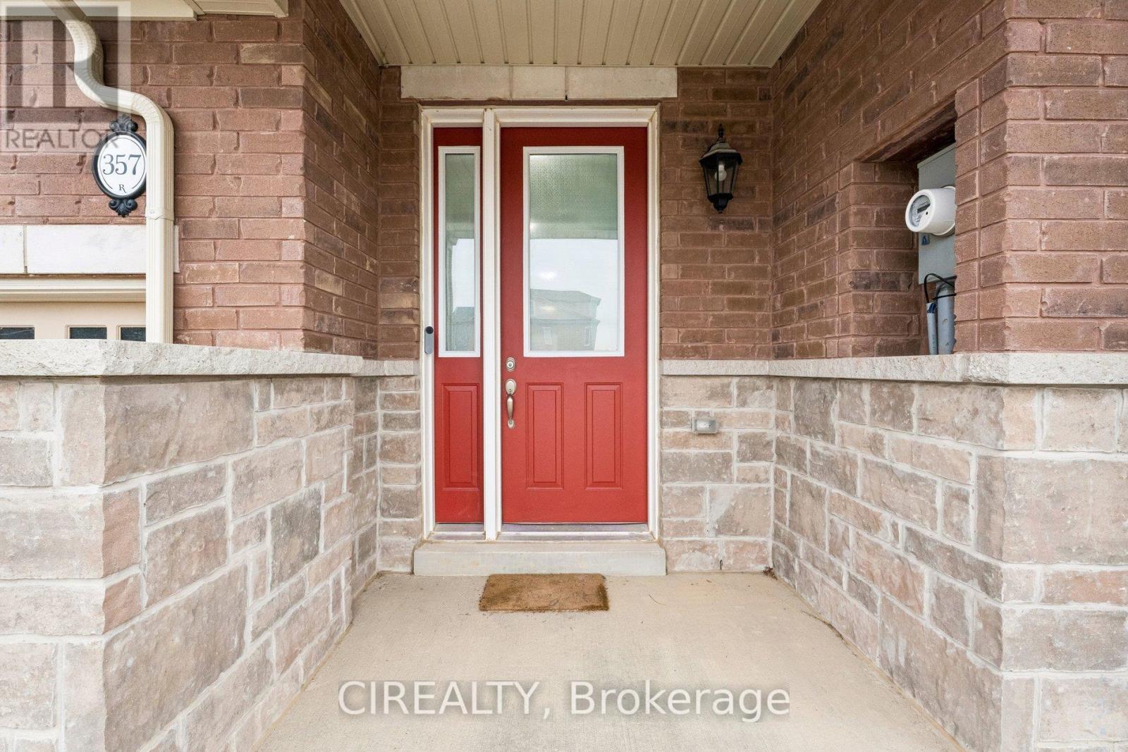 357 Raymond Road, Hamilton, Ontario  L9K 0J8 - Photo 3 - X12957904