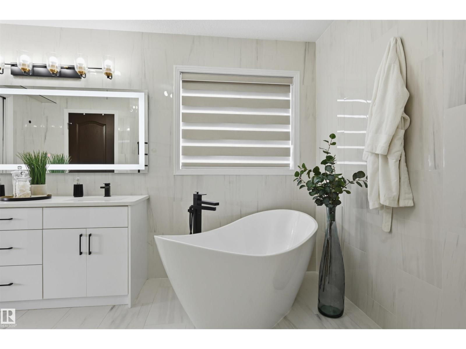 926 Thompson Pl Nw, Edmonton, Alberta  T6R 3K4 - Photo 39 - E4480710