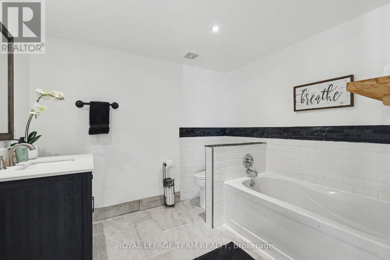 4237 Bell Line Road, Frontenac, Ontario  K0H 2E0 - Photo 18 - X12957918