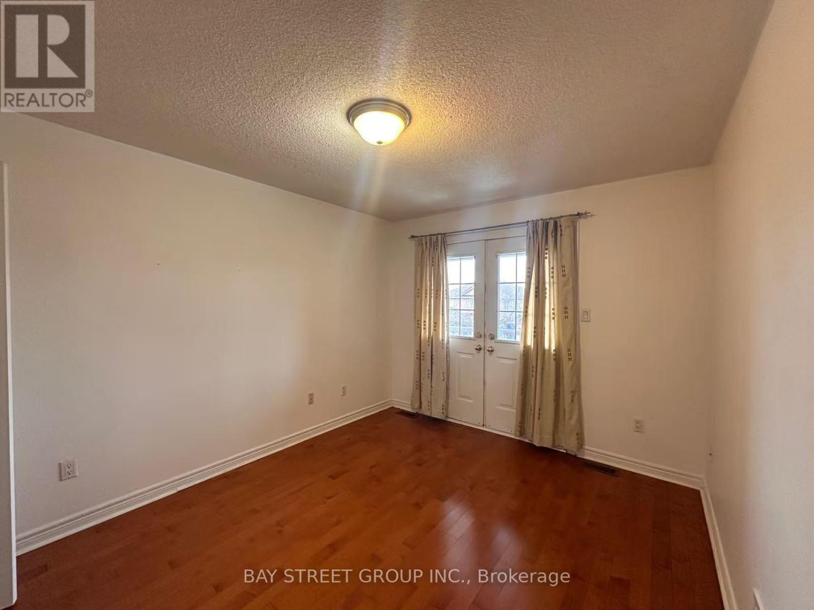 70 Warren Bradley Street, Markham, Ontario  L6C 2X4 - Photo 12 - N12957910