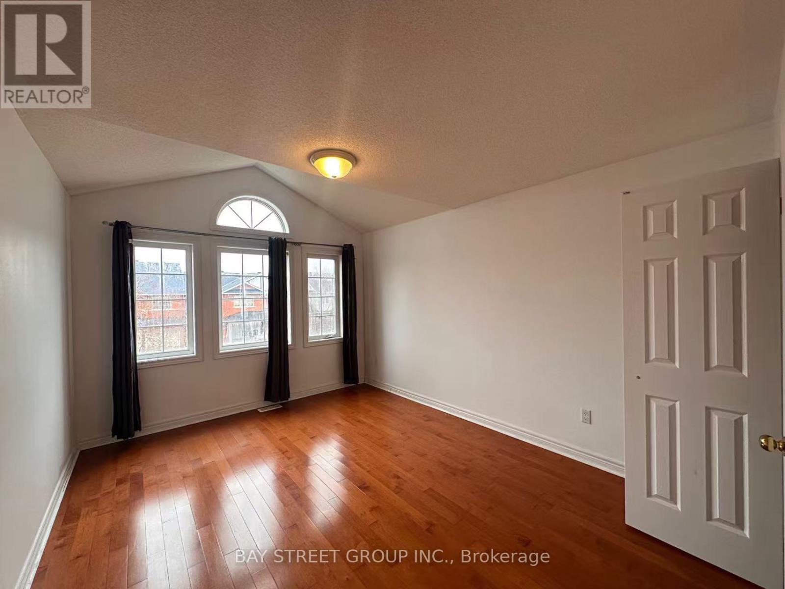 70 Warren Bradley Street, Markham, Ontario  L6C 2X4 - Photo 13 - N12957910