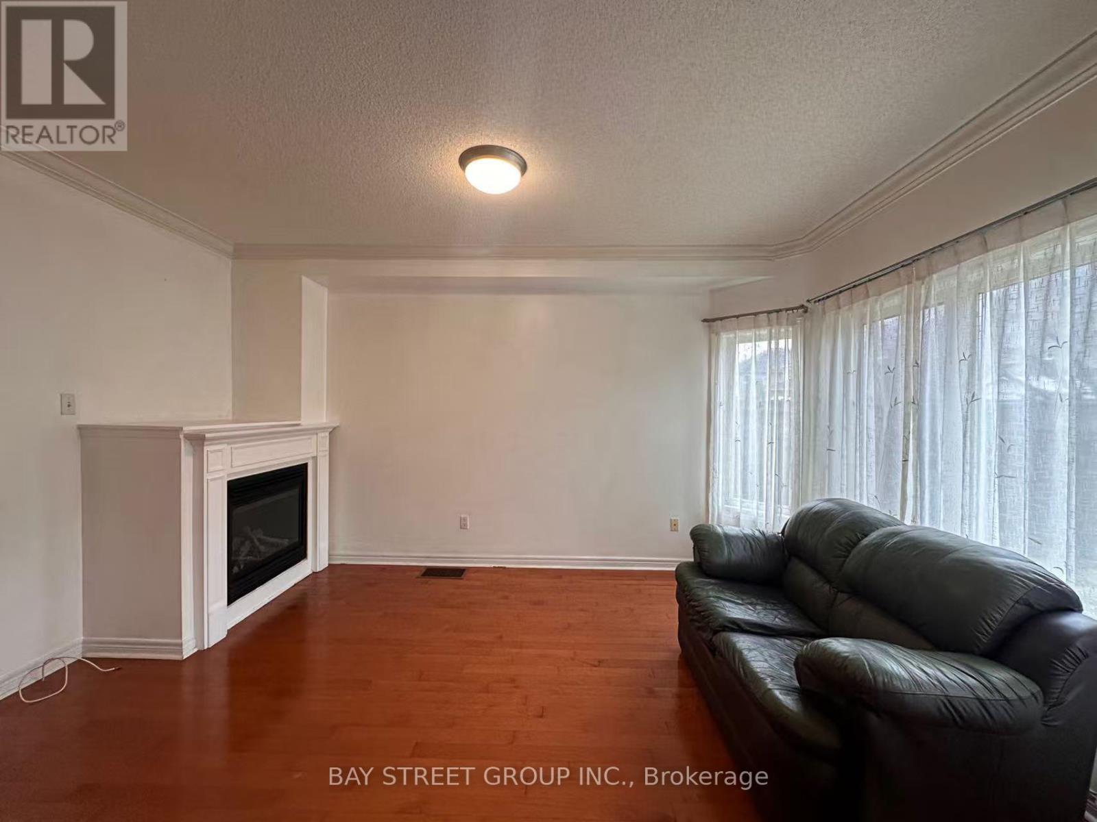 70 Warren Bradley Street, Markham, Ontario  L6C 2X4 - Photo 7 - N12957910