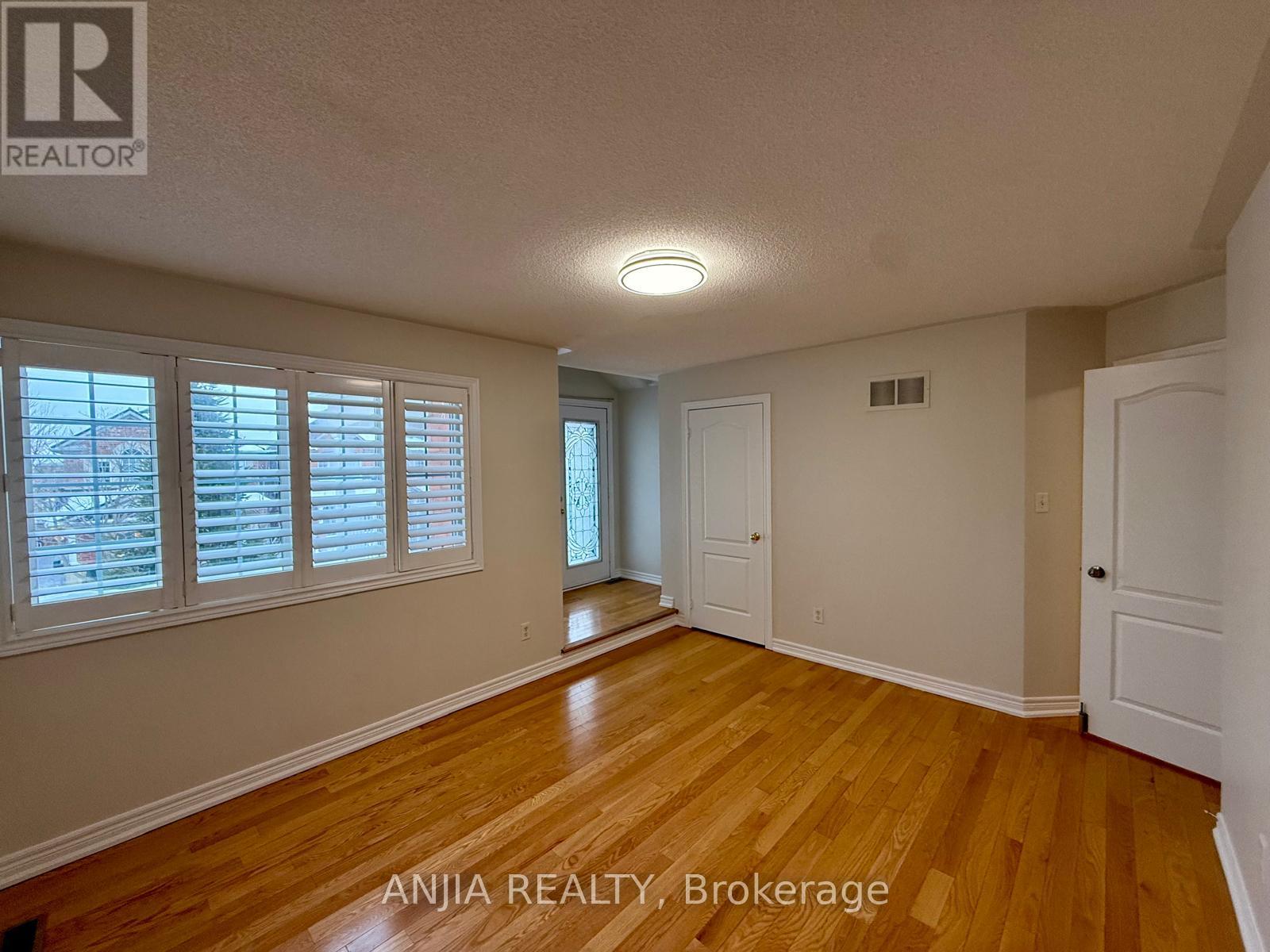 17 Ambercroft Street, Markham, Ontario  L6E 1L4 - Photo 12 - N12957928