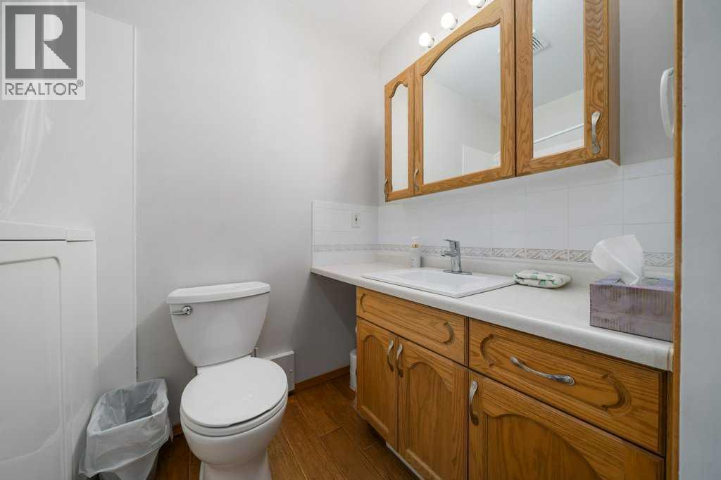 87 Park Meadows Lane Se, Medicine Hat, Alberta  T1B 4E3 - Photo 6 - A2289297