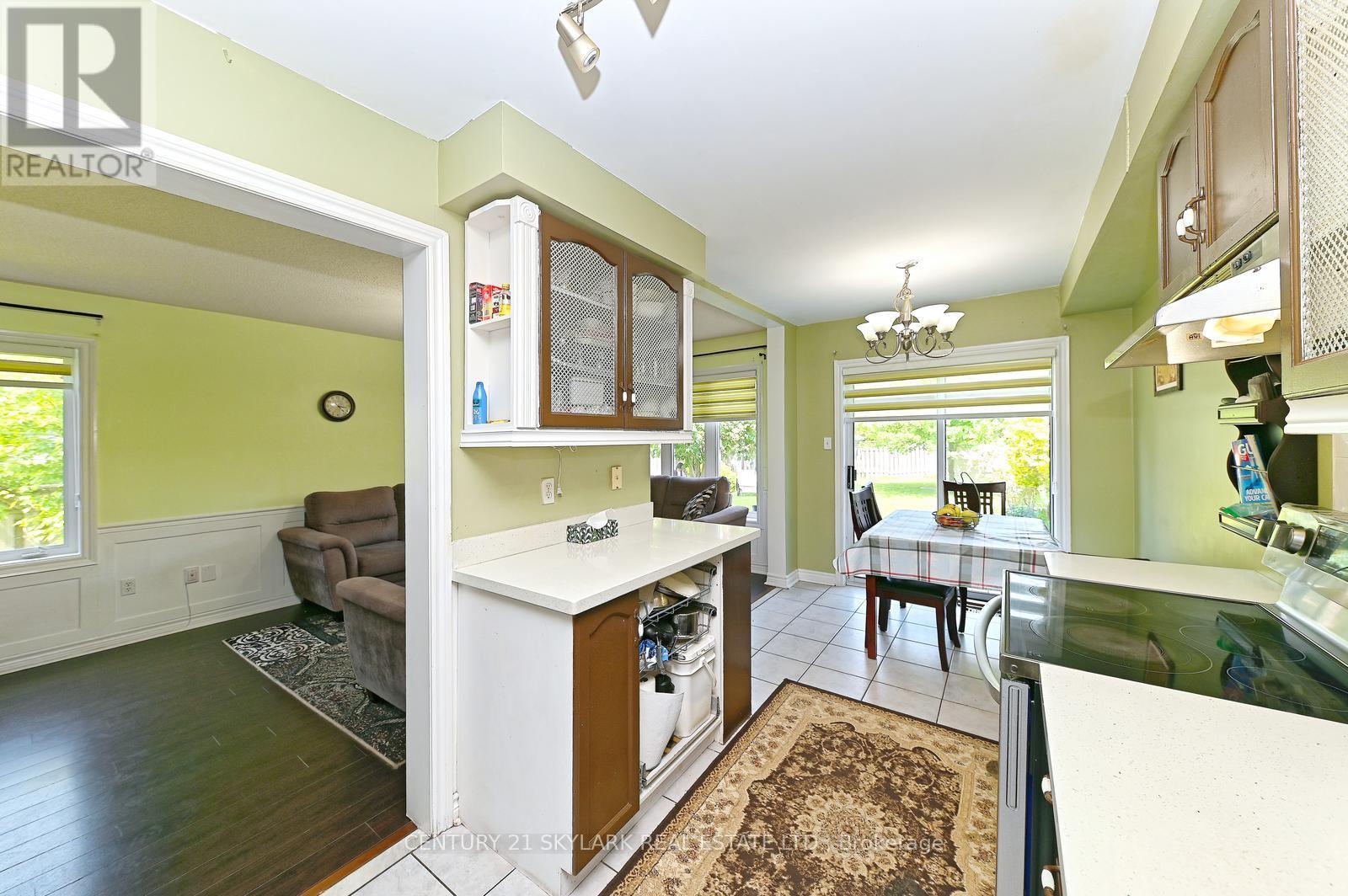 31 Todmorden Drive, Brampton, Ontario L7A 1M7 - Photo 14 - W12957940