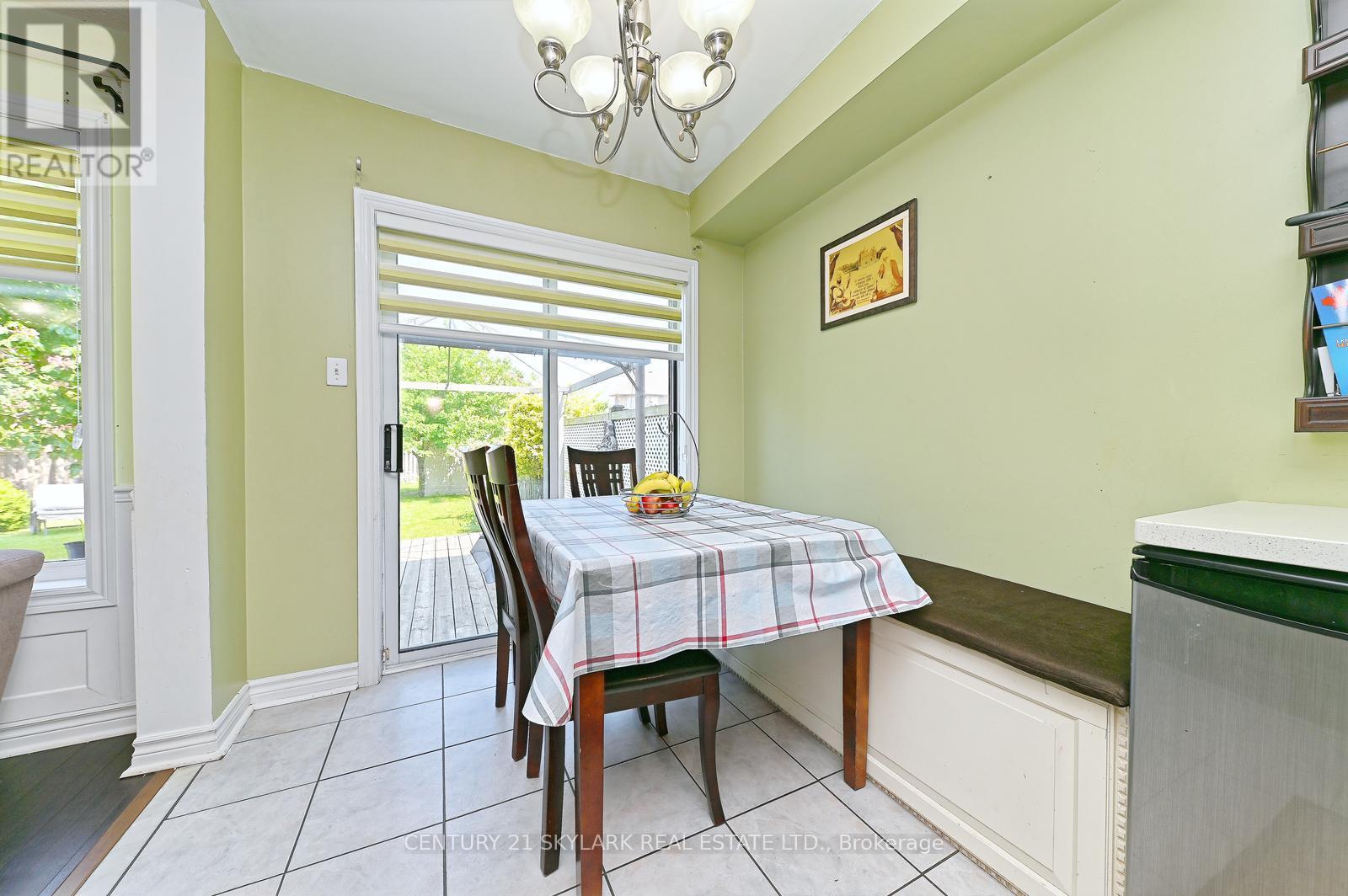 31 Todmorden Drive, Brampton, Ontario L7A 1M7 - Photo 16 - W12957940