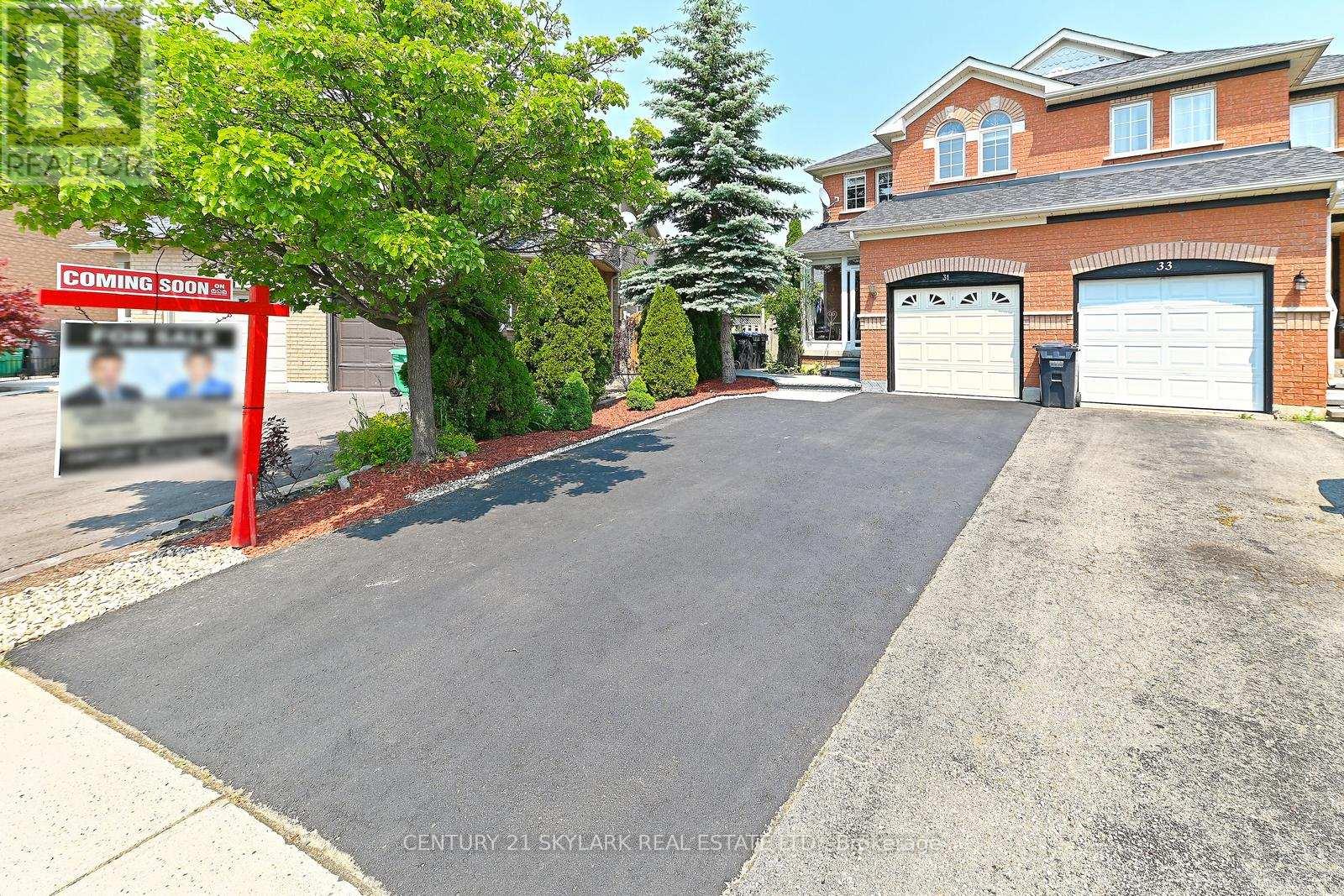 31 Todmorden Drive, Brampton, Ontario L7A 1M7 - Photo 2 - W12957940