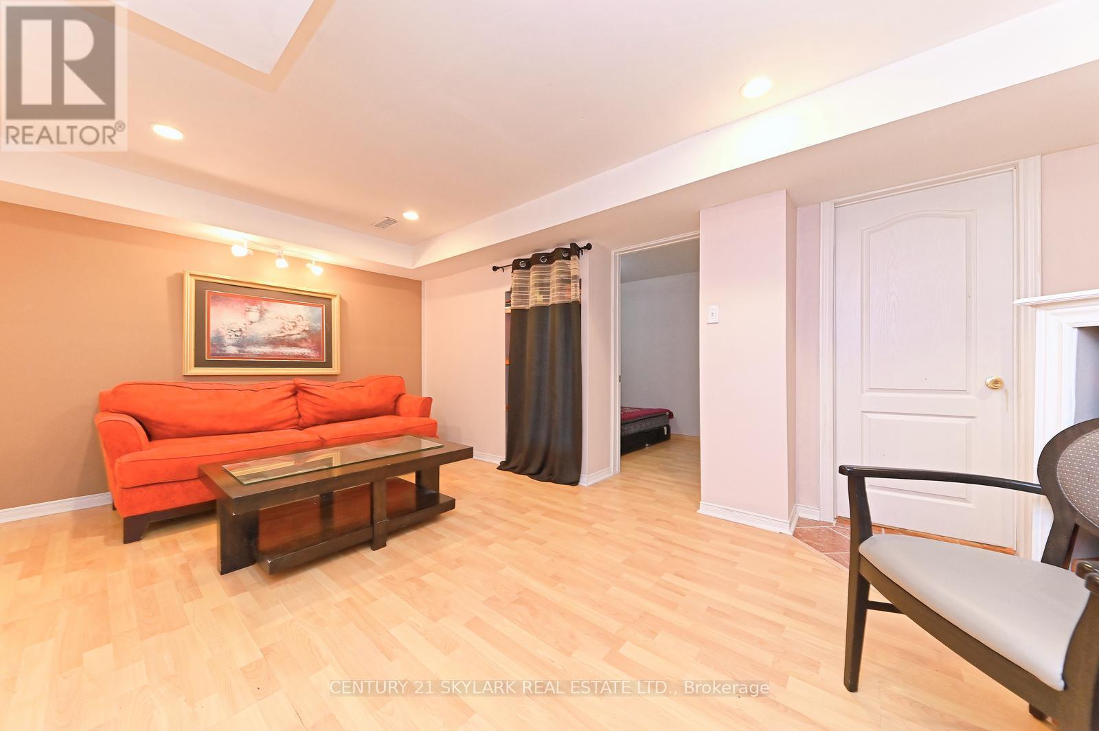 31 Todmorden Drive, Brampton, Ontario L7A 1M7 - Photo 27 - W12957940