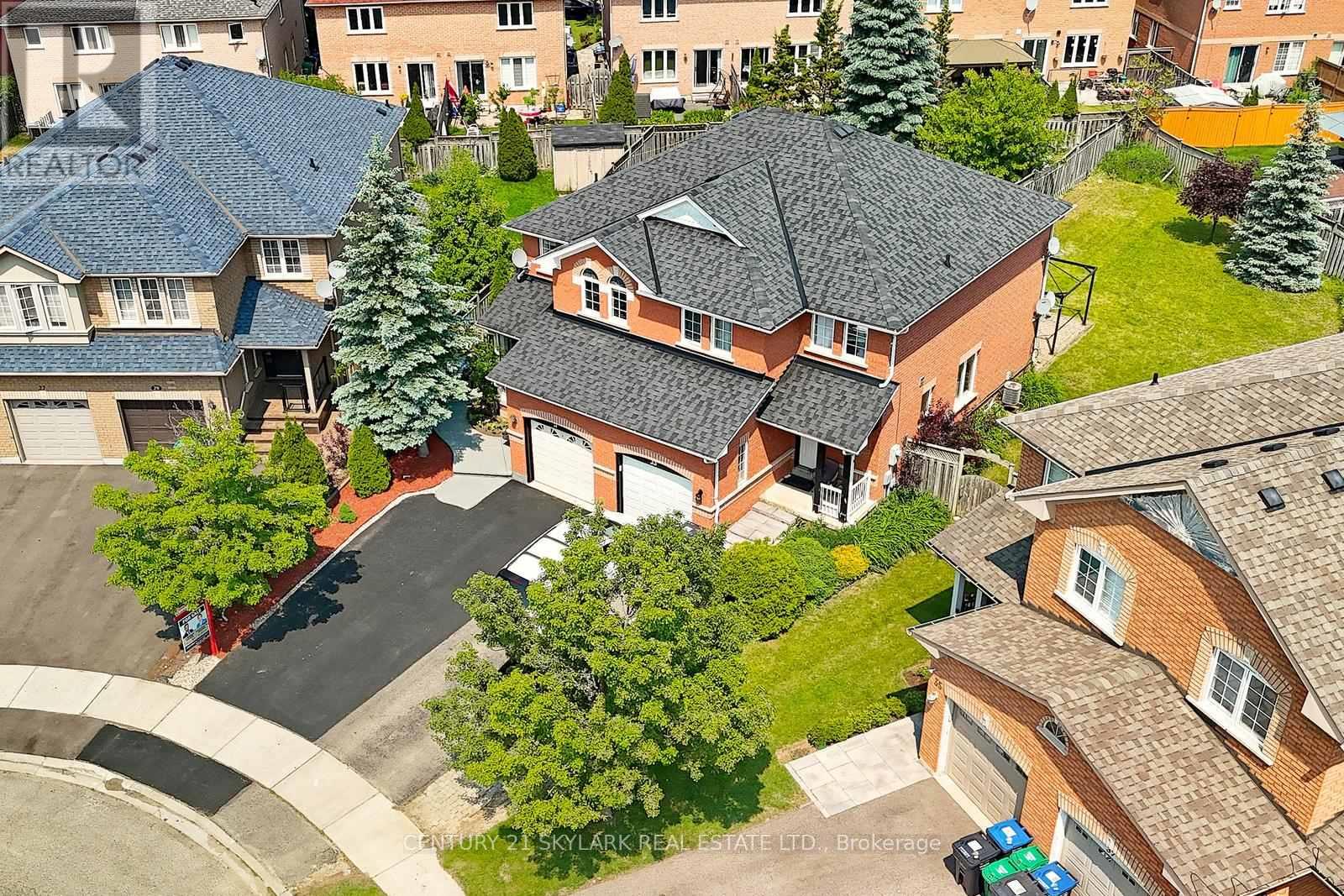 31 Todmorden Drive, Brampton, Ontario L7A 1M7 - Photo 3 - W12957940