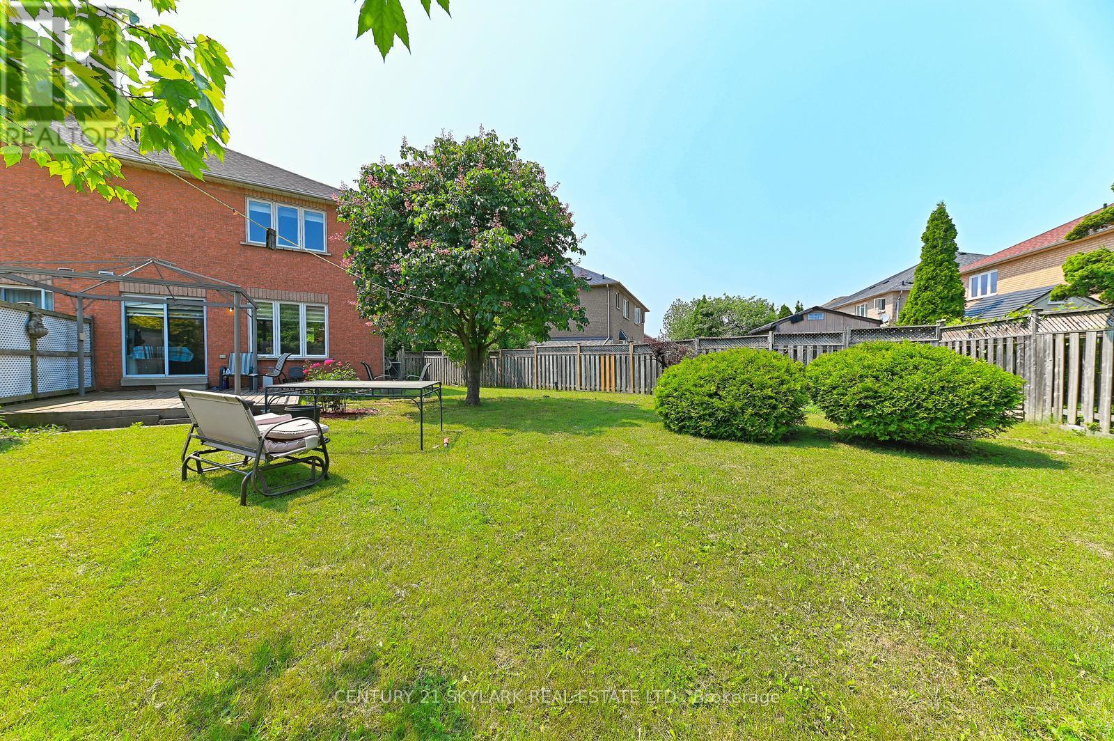 31 Todmorden Drive, Brampton, Ontario L7A 1M7 - Photo 31 - W12957940