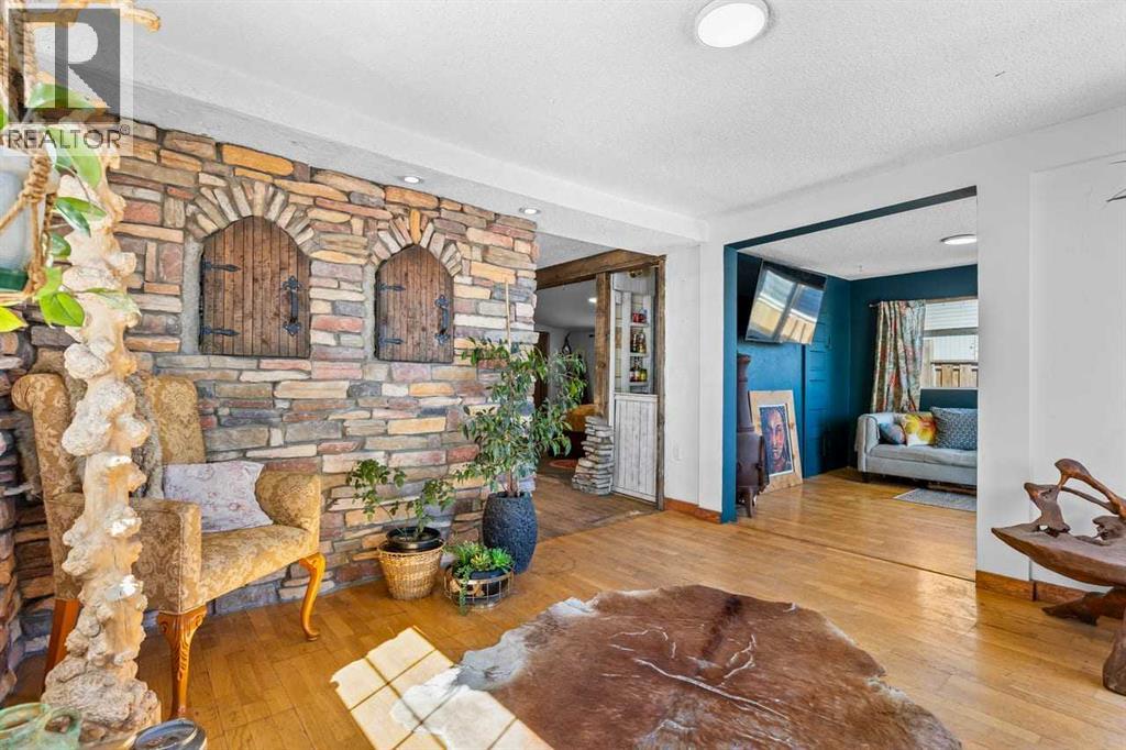 614 Main Street, Diamond Valley, Alberta  T0L 2A0 - Photo 3 - A2299087