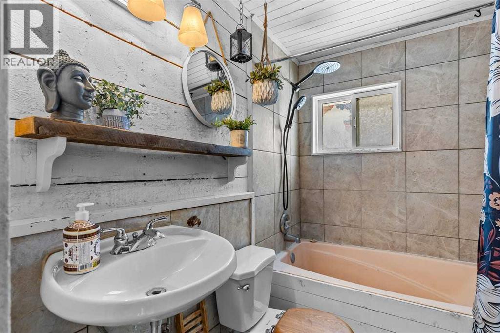 614 Main Street, Diamond Valley, Alberta  T0L 2A0 - Photo 16 - A2299087