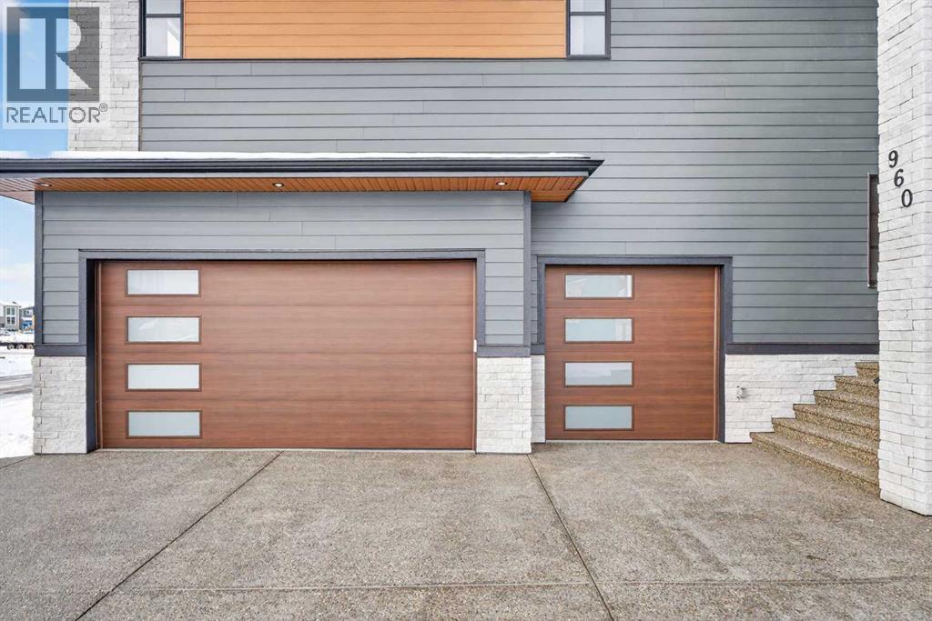 960 South Shore Terrace, Chestermere, Alberta  T1X 2S2 - Photo 3 - A2297080