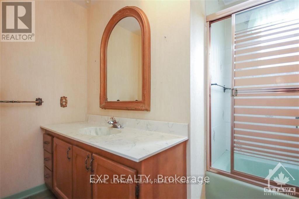 104 Presland Road W, Ottawa, Ontario  K1K 2C3 - Photo 12 - X12957986