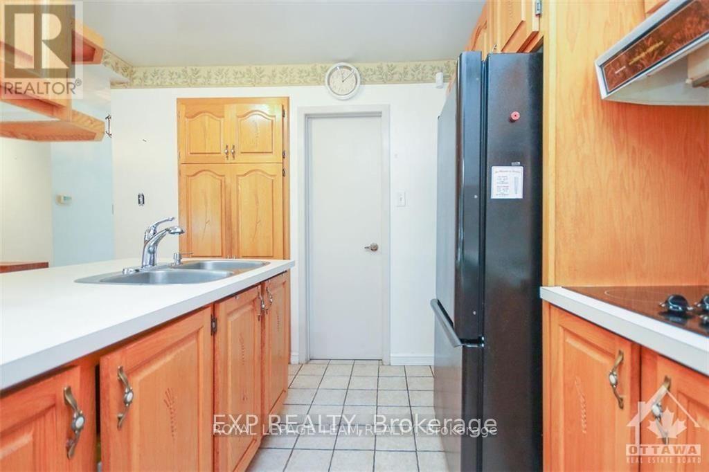 104 Presland Road W, Ottawa, Ontario  K1K 2C3 - Photo 5 - X12957986