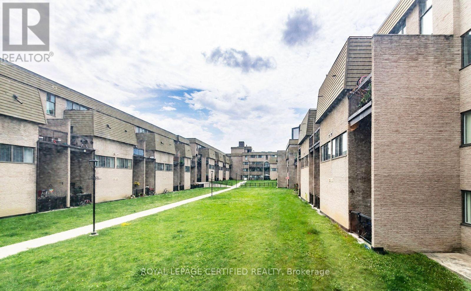 112 - 2095 Roche Court, Mississauga, Ontario  L5K 2C8 - Photo 21 - W12957958