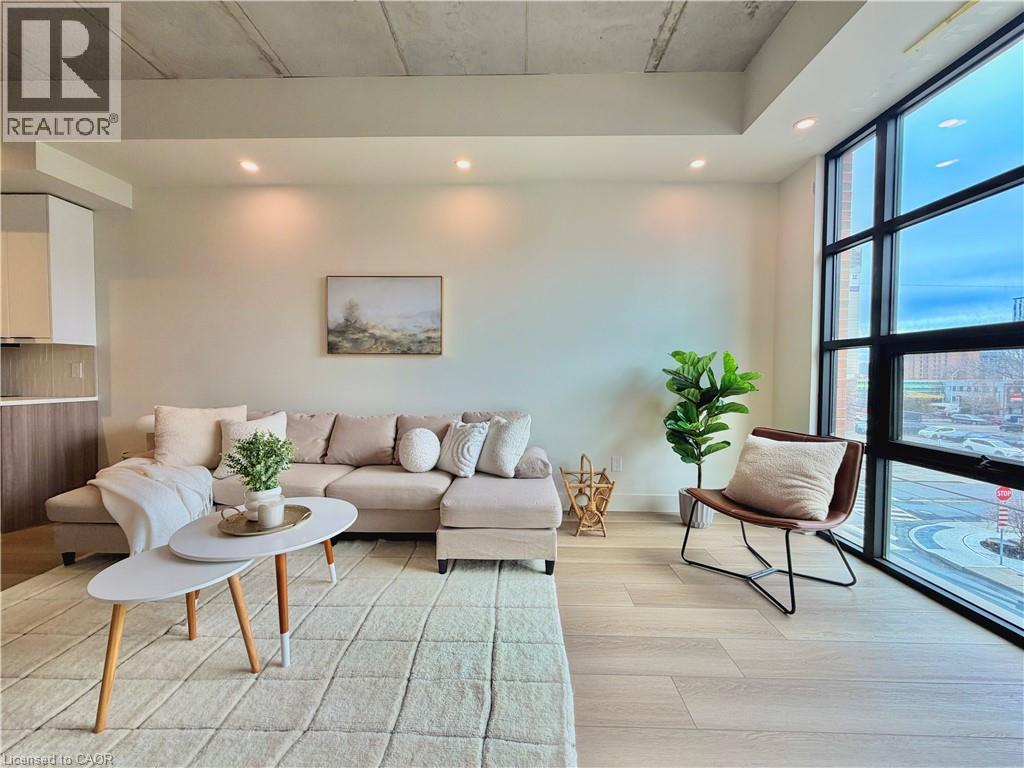 24 AUGUSTA Street Unit# 205, Hamilton, Ontario