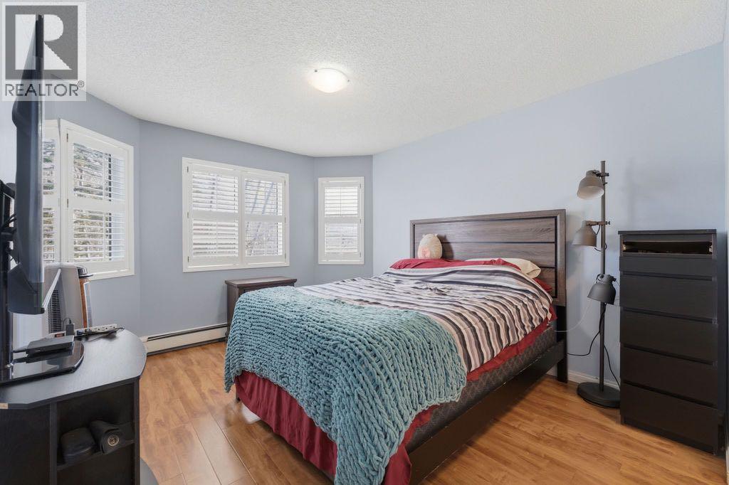 310, 20 Sierra Morena Mews SW, Calgary, Alberta  T3K 3K6 - Photo 15 - A2293099