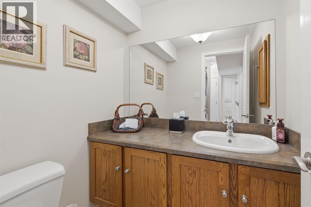 352 Oakside Circle SW, Calgary, Alberta  T2V 4K4 - Photo 19 - A2297272