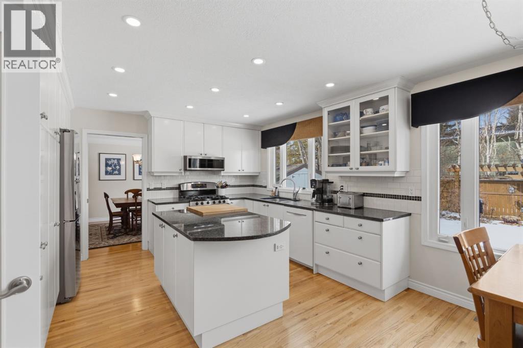 352 Oakside Circle SW, Calgary, Alberta  T2V 4K4 - Photo 12 - A2297272