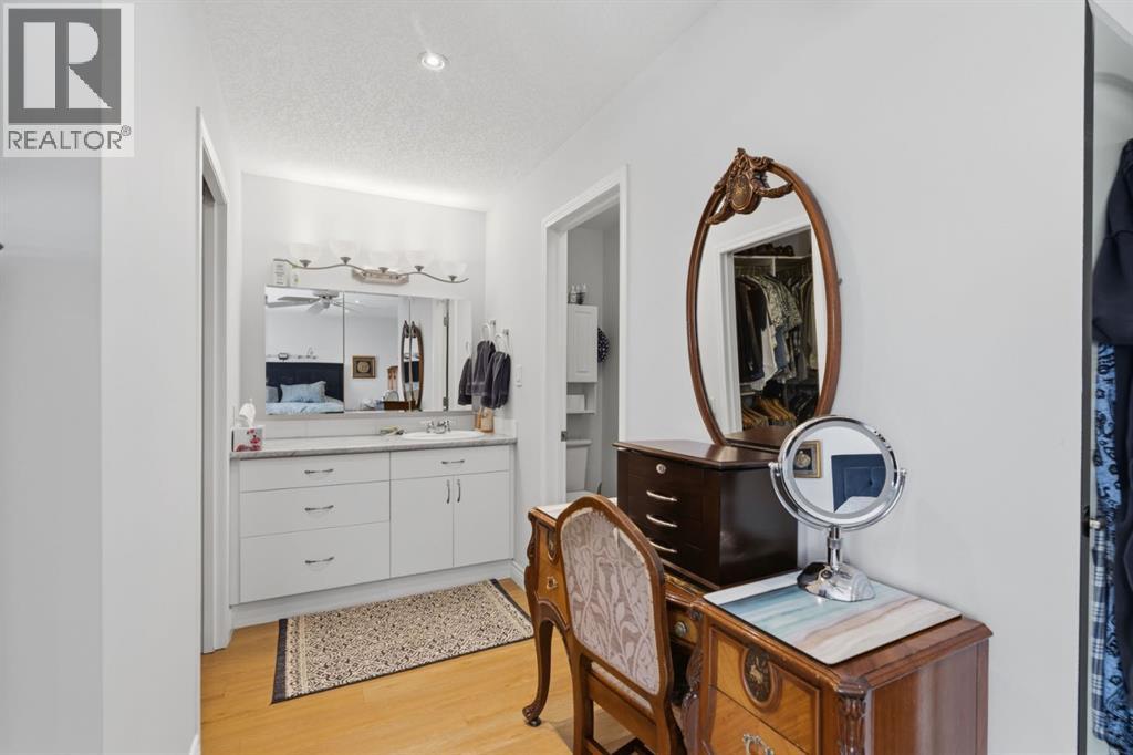 352 Oakside Circle SW, Calgary, Alberta  T2V 4K4 - Photo 25 - A2297272