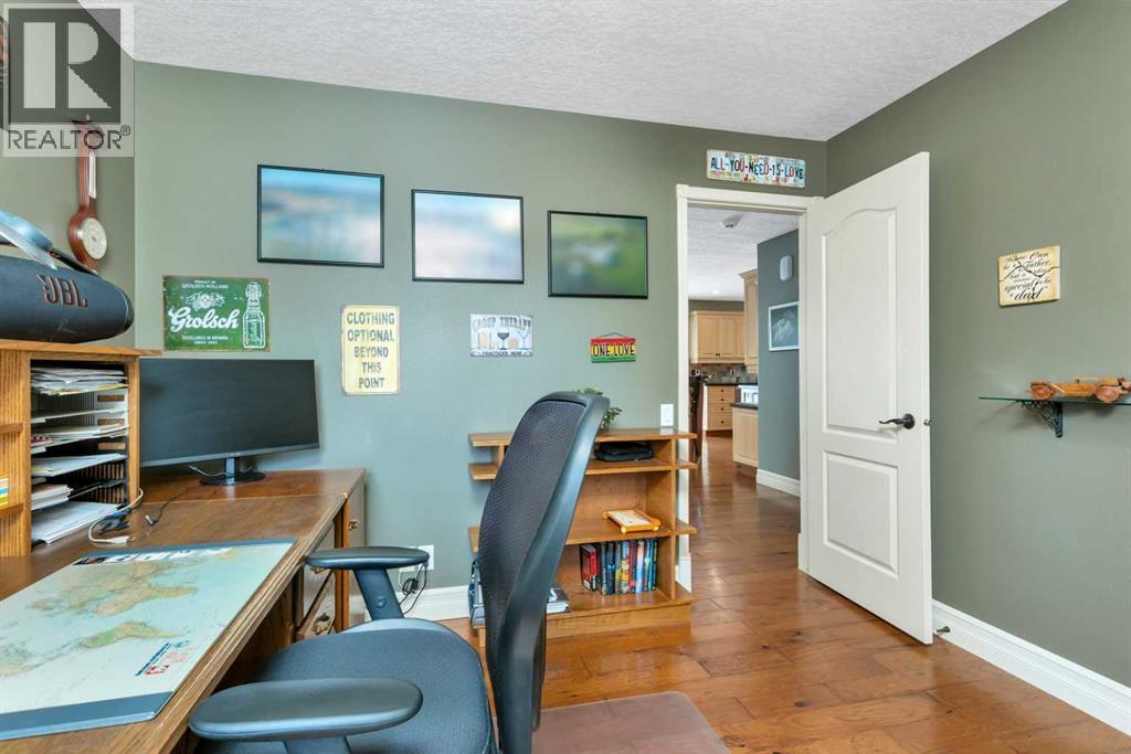 20 Lakes Close, Lacombe, Alberta  T4L 1S4 - Photo 25 - A2298329