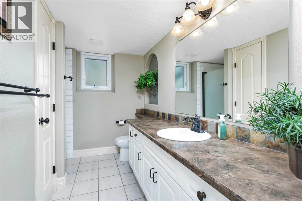 20 Lakes Close, Lacombe, Alberta  T4L 1S4 - Photo 36 - A2298329