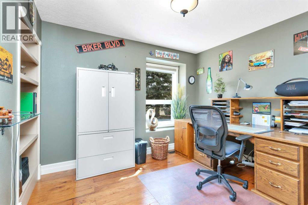 20 Lakes Close, Lacombe, Alberta  T4L 1S4 - Photo 24 - A2298329