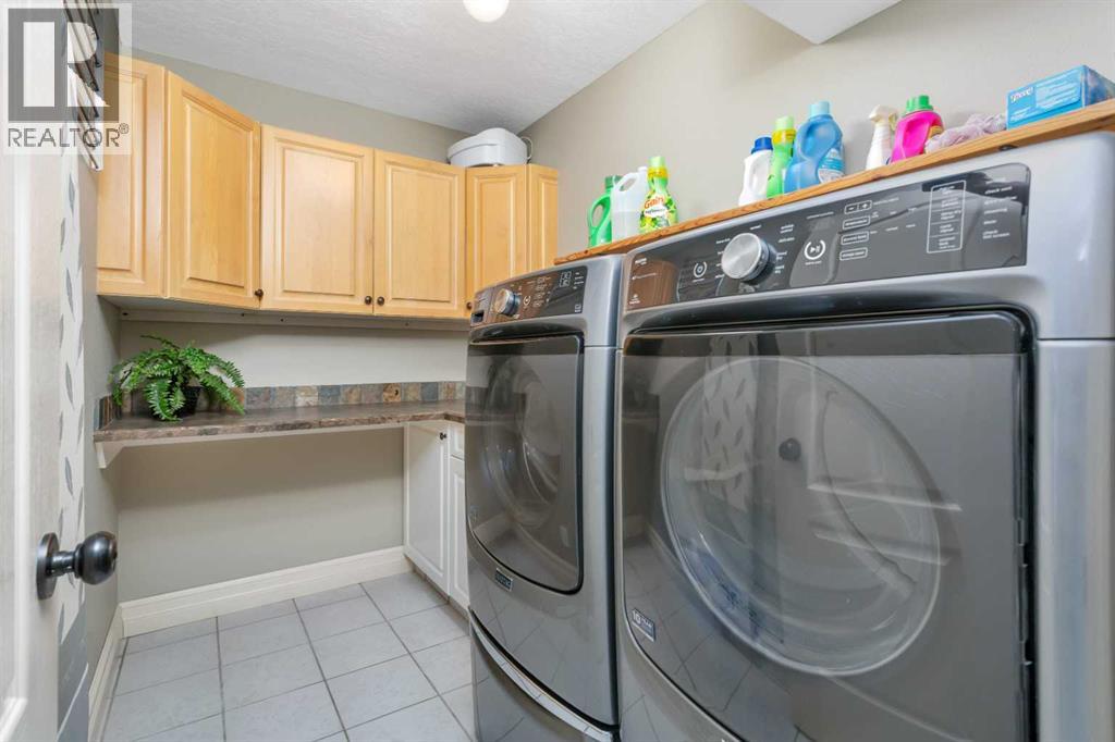 20 Lakes Close, Lacombe, Alberta  T4L 1S4 - Photo 39 - A2298329