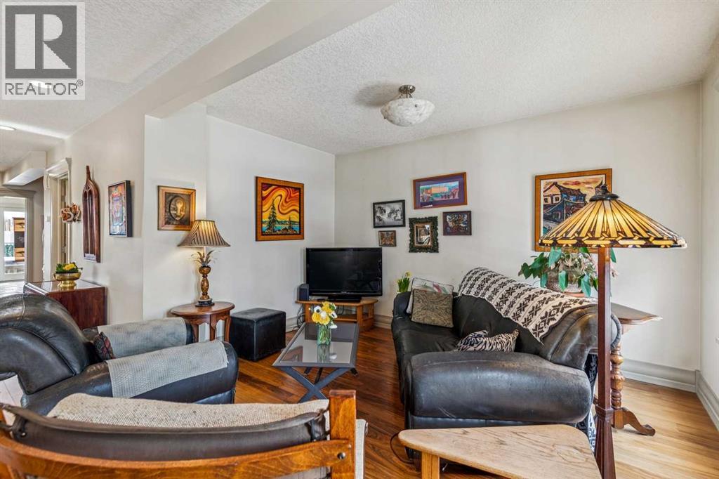 515 7 Street Ne, Calgary, Alberta  T2E 4C5 - Photo 3 - A2298993