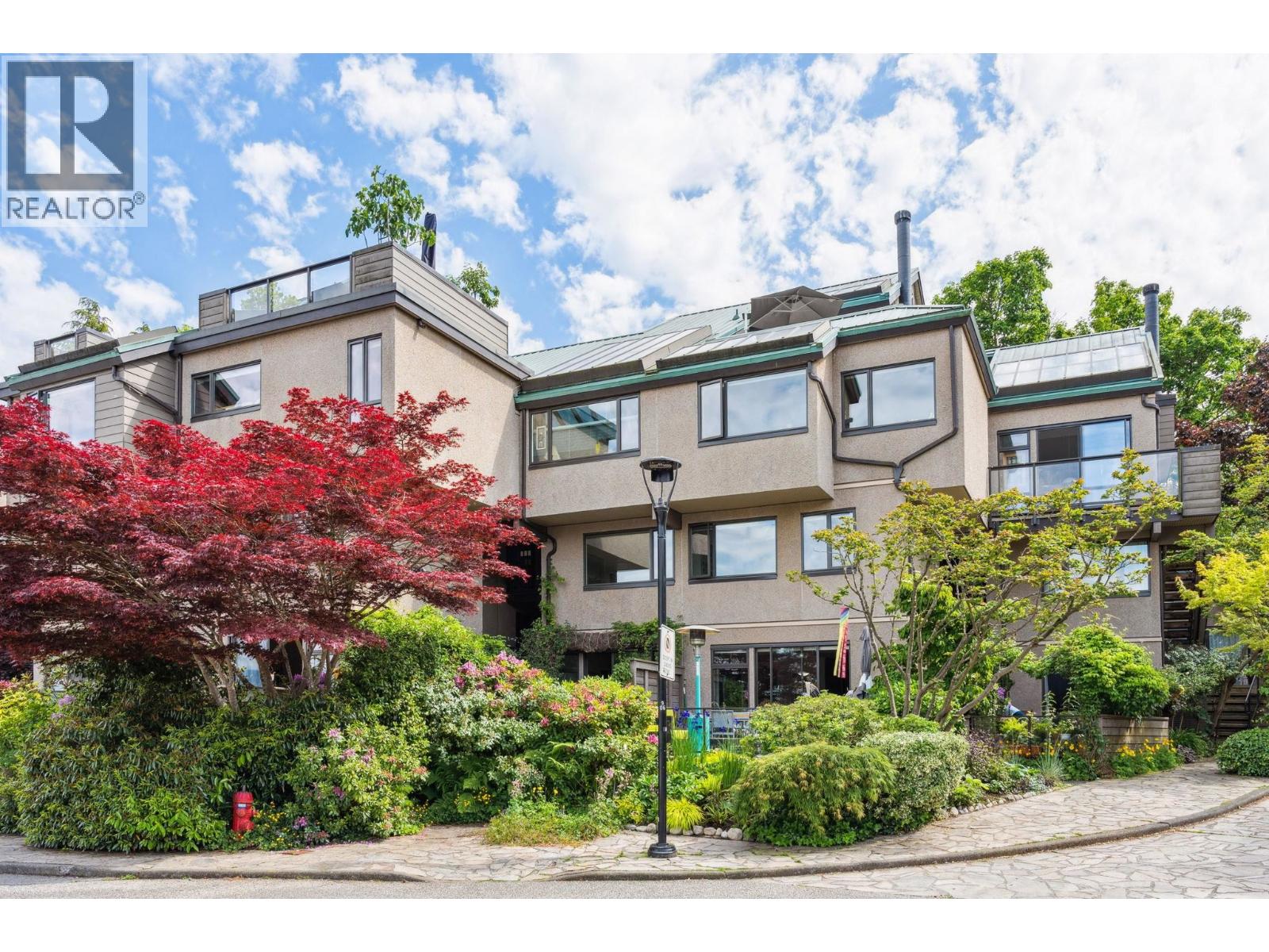 784 Millbank, Vancouver, British Columbia  V5Z 3Z3 - Photo 2 - R3102275