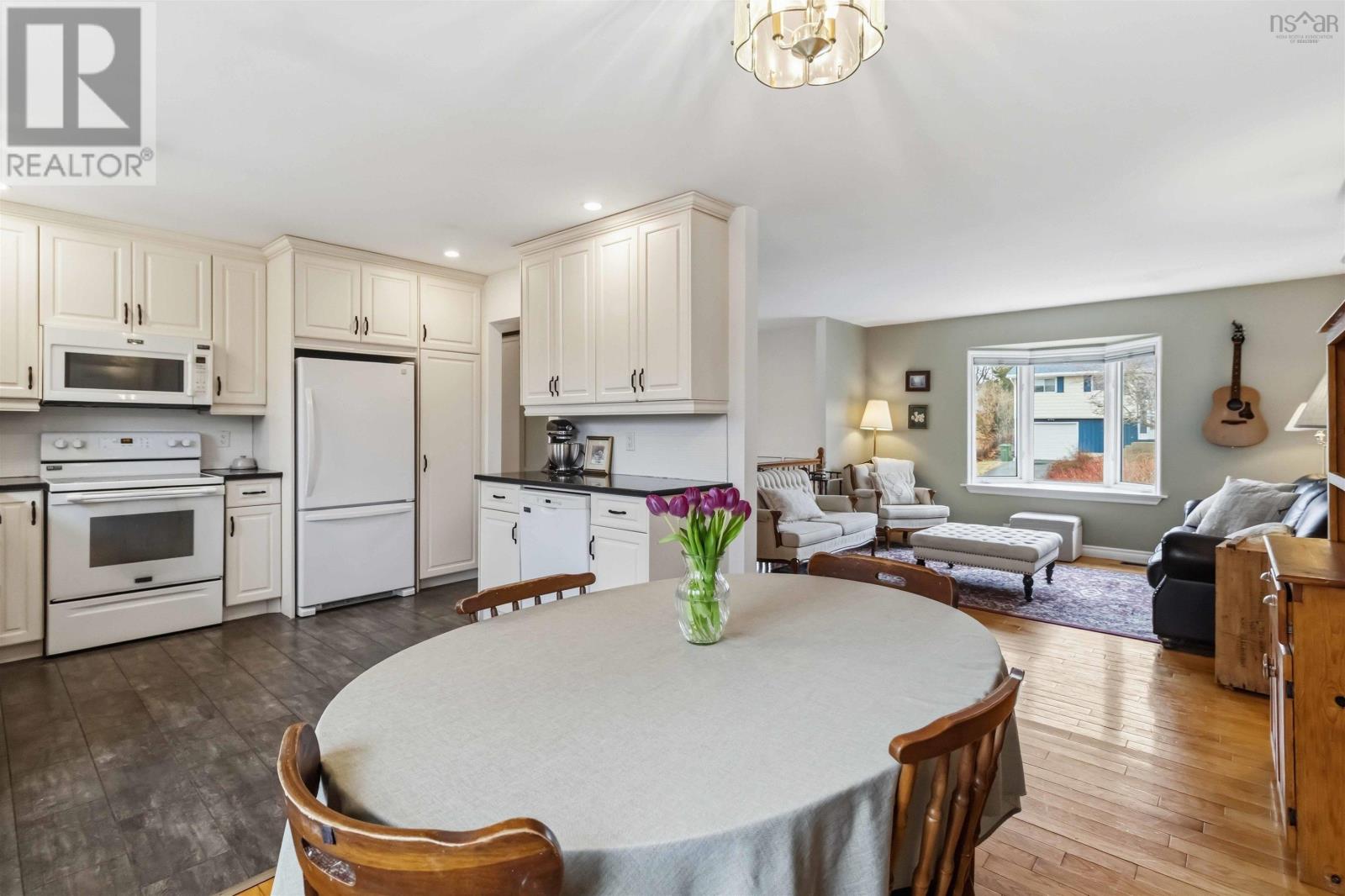 100 Greendale Court, Timberlea, Nova Scotia  B3T 1J6 - Photo 3 - 202606335