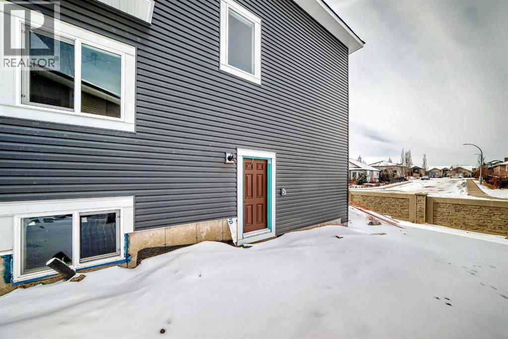 69 Lakes Estates Circle, Strathmore, Alberta  T1P 0B7 - Photo 3 - A2299104