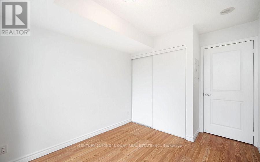 512 - 18 Harding Boulevard, Richmond Hill, Ontario  L4C 0T3 - Photo 8 - N12956950