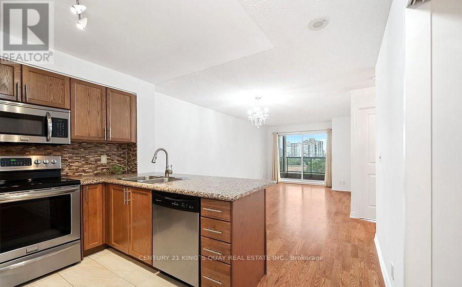 512 - 18 Harding Boulevard, Richmond Hill, Ontario  L4C 0T3 - Photo 4 - N12956950