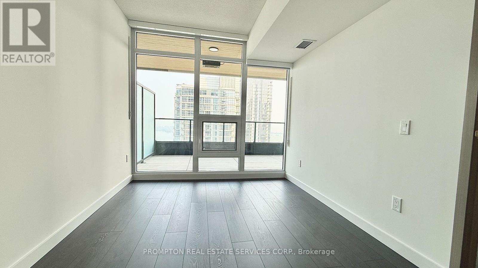 3708 - 1 Concord Cityplace Way, Toronto, Ontario  M5V 0X3 - Photo 10 - C12958010