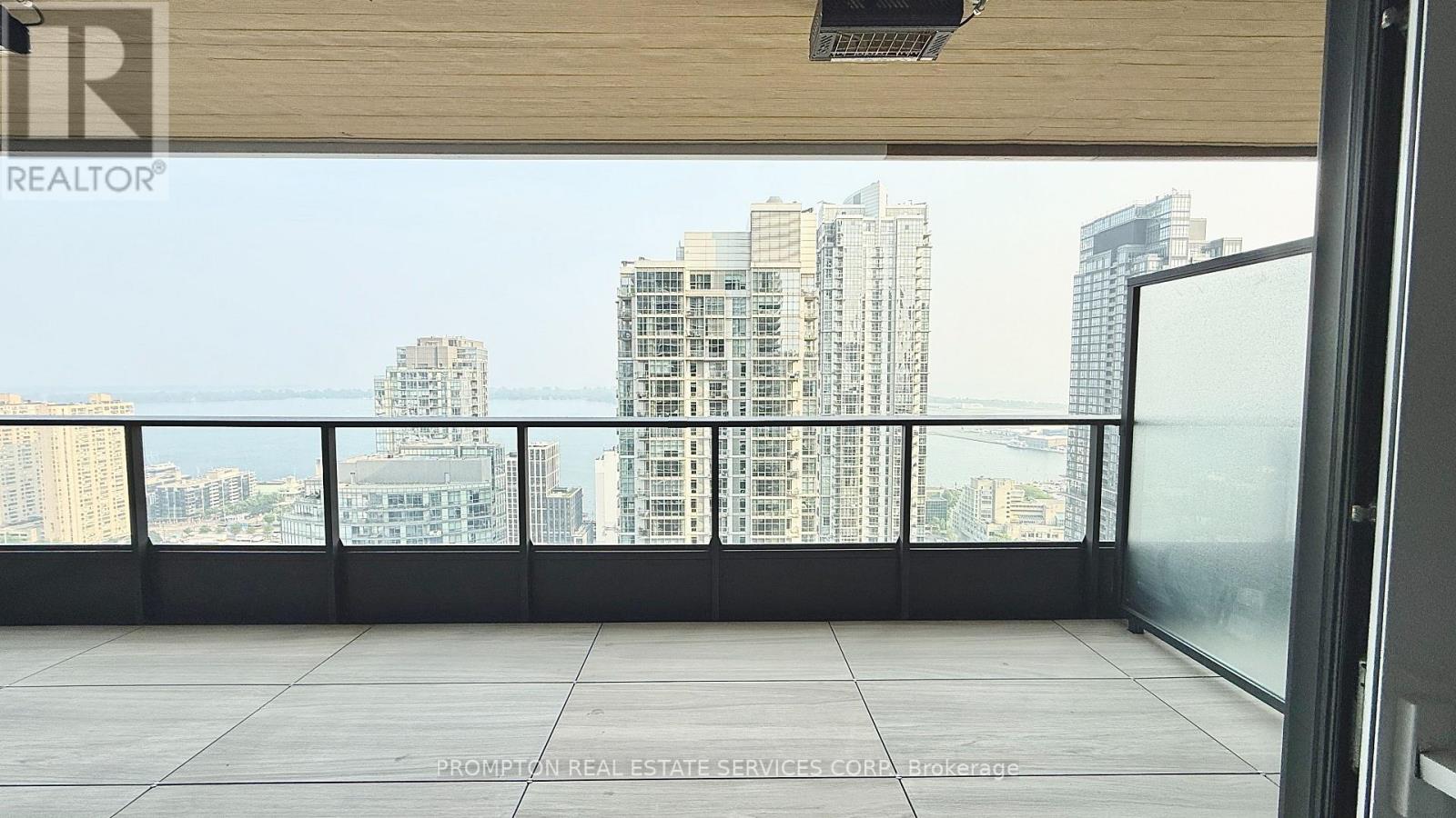 3708 - 1 Concord Cityplace Way, Toronto, Ontario  M5V 0X3 - Photo 12 - C12958010