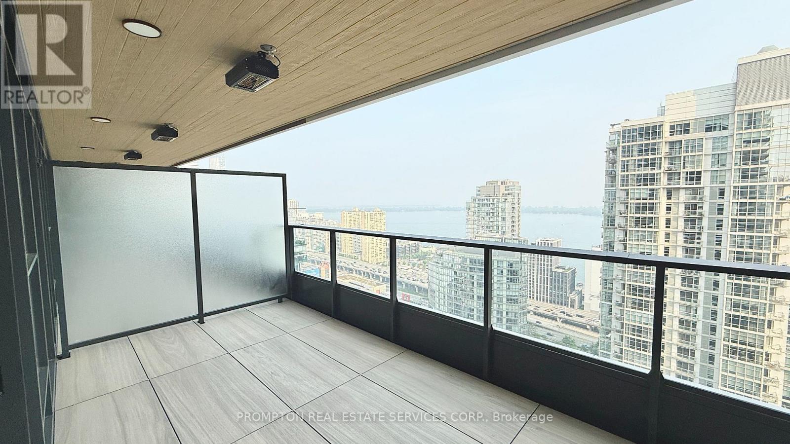 3708 - 1 Concord Cityplace Way, Toronto, Ontario  M5V 0X3 - Photo 14 - C12958010