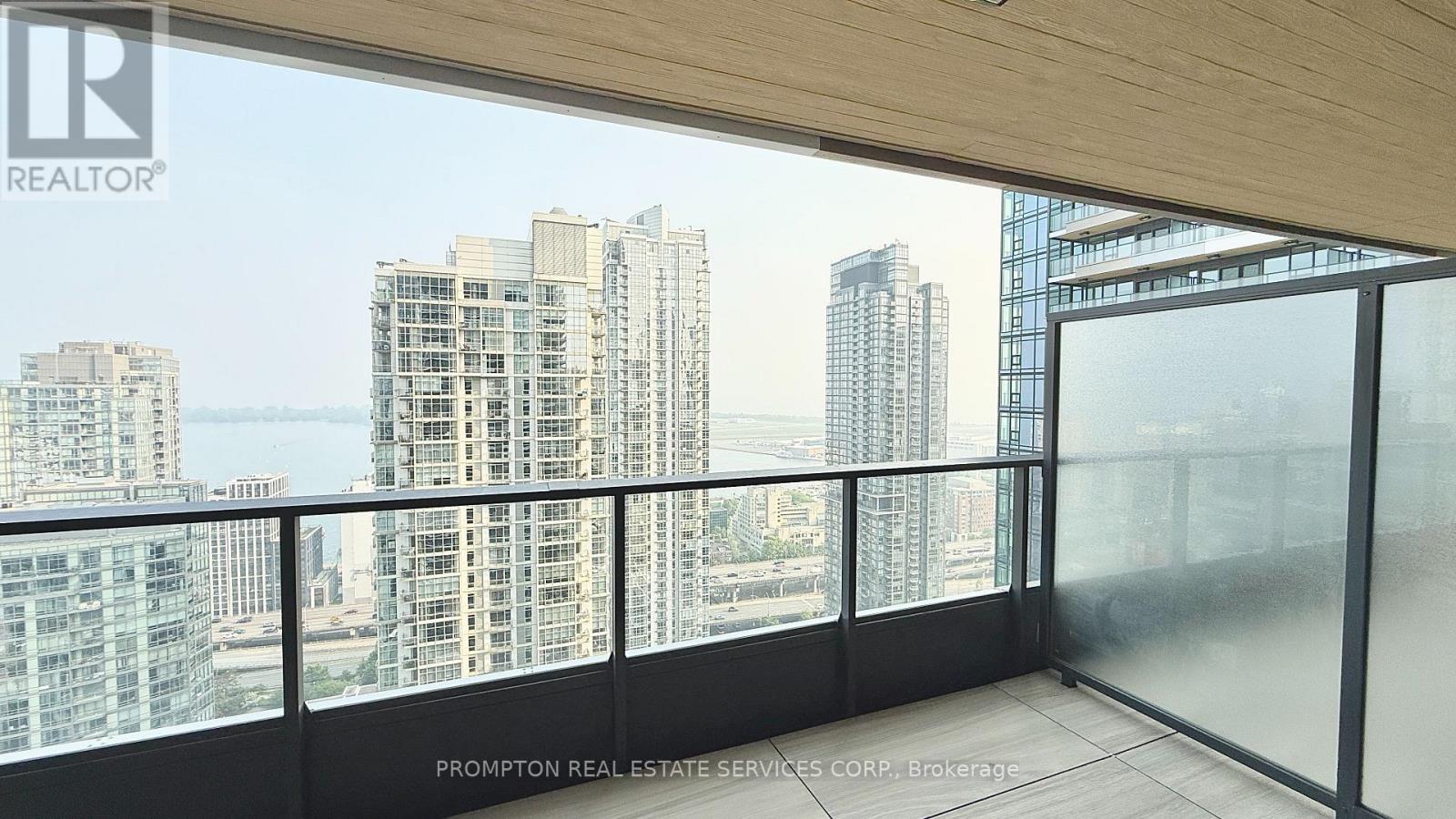 3708 - 1 Concord Cityplace Way, Toronto, Ontario  M5V 0X3 - Photo 15 - C12958010