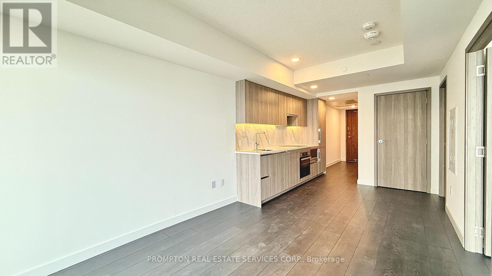 3708 - 1 Concord Cityplace Way, Toronto, Ontario  M5V 0X3 - Photo 6 - C12958010